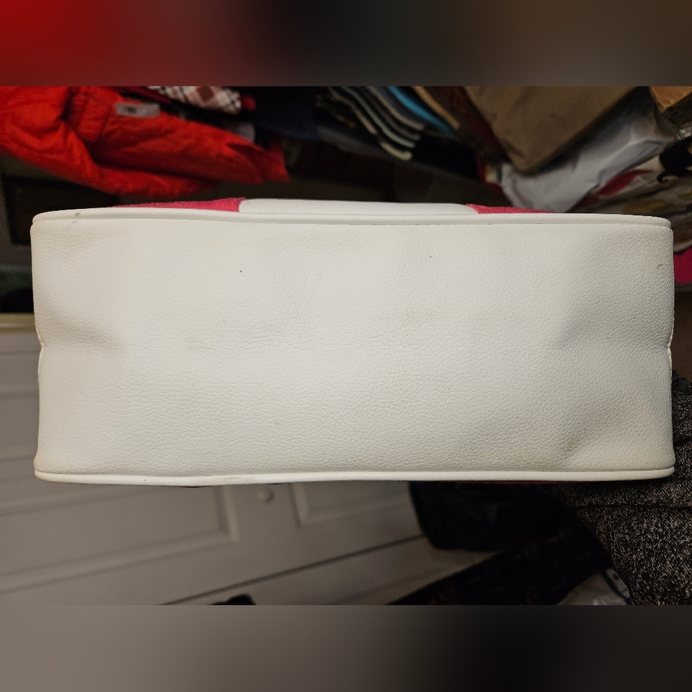 #575- Pink Suede And White Leather Handbag w/bow & Bagcharm - Picture 5 of 5